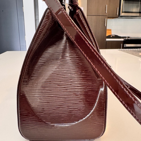 Louis Vuitton Epi Leather Purse - Picture 5 of 8